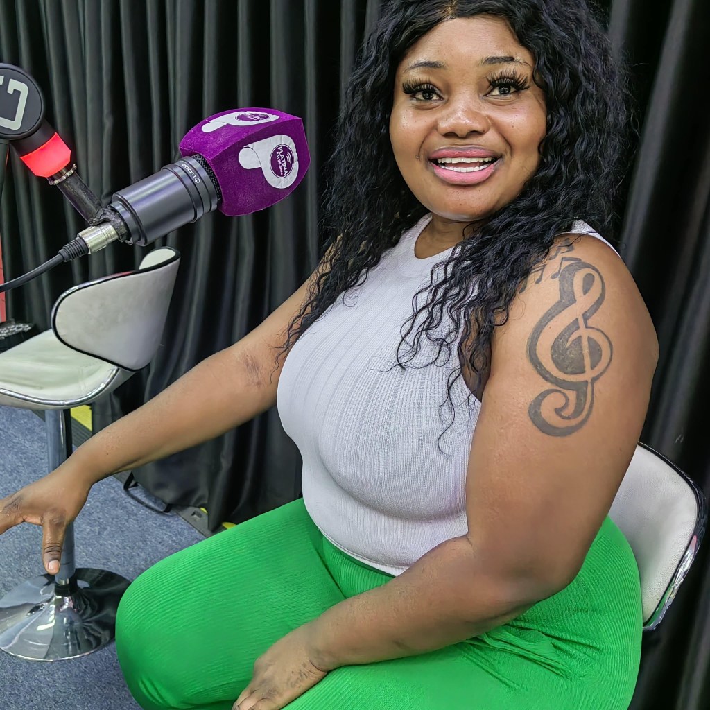 Mãe Grande Tucha - Não Existe Dona Do País