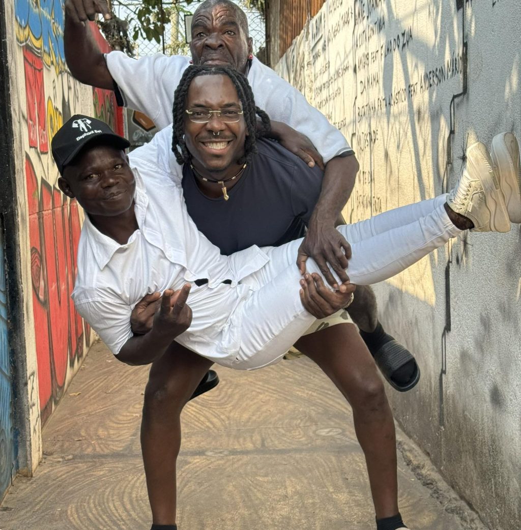 Scró Que Cuia ft. Papa Cambuta - Vaquecere