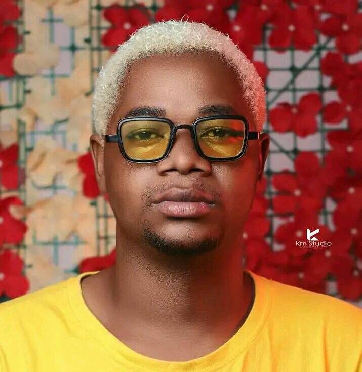 Tshunami - Não Come No Meu Dinheiro